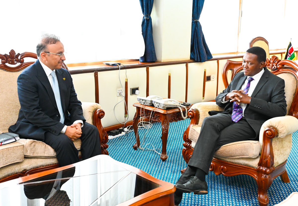 DrAlfredMutua's tweet photo. 𝐒𝐓𝐑𝐄𝐍𝐆𝐓𝐇𝐄𝐍𝐈𝐍𝐆 𝐊𝐄𝐍���𝐀–𝐒𝐀𝐔𝐃𝐈 𝐀𝐑𝐀𝐁𝐈𝐀 𝐋𝐀𝐁𝐎𝐔𝐑 𝐂𝐎𝐎𝐏𝐄𝐑𝐀𝐓𝐈𝐎𝐍

I had the pleasure of receiving a courtesy call from the @KSAembassyKE  Ambassador to Kenya, H.E. Saad bin Abdullah Alnofaia, at the Ministry of Labour and Social Protection.

Our discussions built on the productive engagements we held during my recent visit to the Kingdom of Saudi Arabia, focusing on strengthening labour cooperation and expanding opportunities for Kenyan workers.

I expressed my appreciation to the Government of Saudi Arabia for the progress made in advancing the labour mobility programme and acknowledged the continued demand for Kenyan talent in the Saudi labour market. We also explored avenues for enhancing skilled labour mobility, recognizing the importance of aligning our workforce with emerging opportunities.

Kenya remains committed to deepening its partnership with Saudi Arabia through continued dialogue and future bilateral engagements that will promote safe, orderly and mutually beneficial labour migration.

Mbele iko sawa.