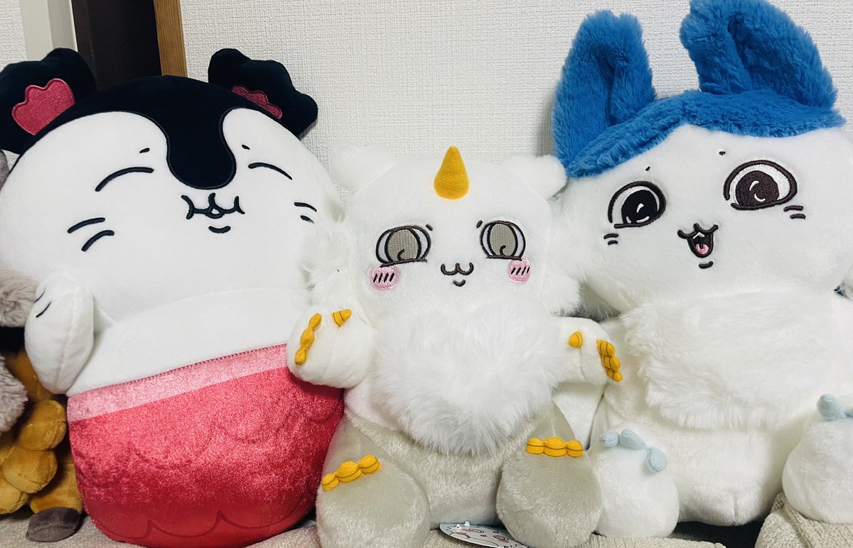p_grapple's tweet photo. うちのソファが占拠されてて怖い…
ほとんどが配偶者のぬいなの…… https://t.co/4cUfYgHJKr