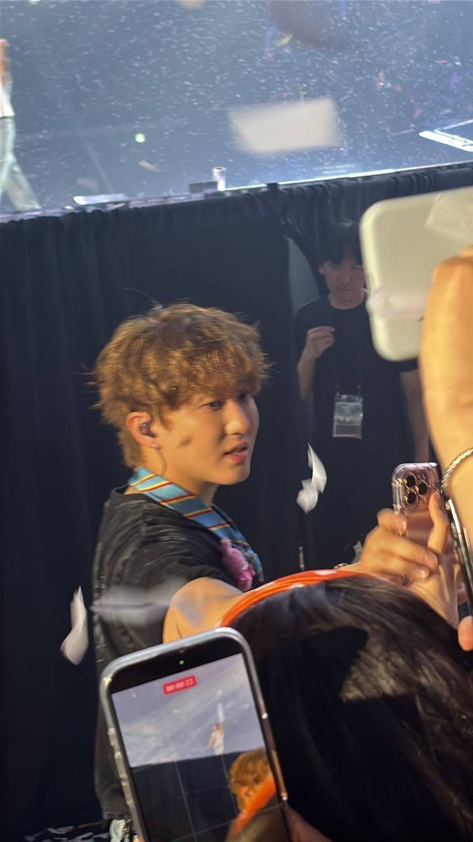 chittychittybin's tweet photo. HE'S HANDSOME THE GOLDEN SKIN 😭😭😭 https://t.co/gZSISD50Vb