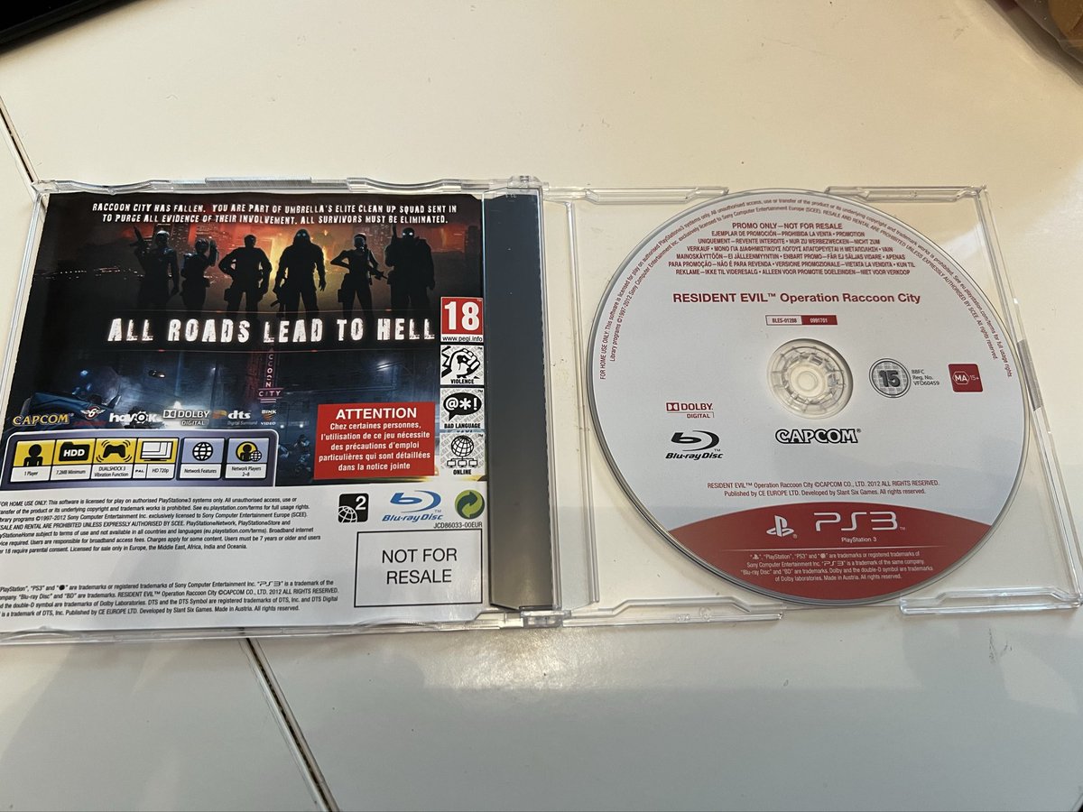YUTA10072002's tweet photo. やっと届いた！！
Resident Evil: Operation Raccoon City PS3 Promo版！！
でも、ケースには「R18」と書いてあるのに、ディスクには「R15」と書いてある……怪しい🤔

#REBHfun #ResidentEvilㅤ #operationRaccooncity #PS3 #ResidentevilloperationRaccoonCity #バイオすき #Ebay https://t.co/k7AQRE437D