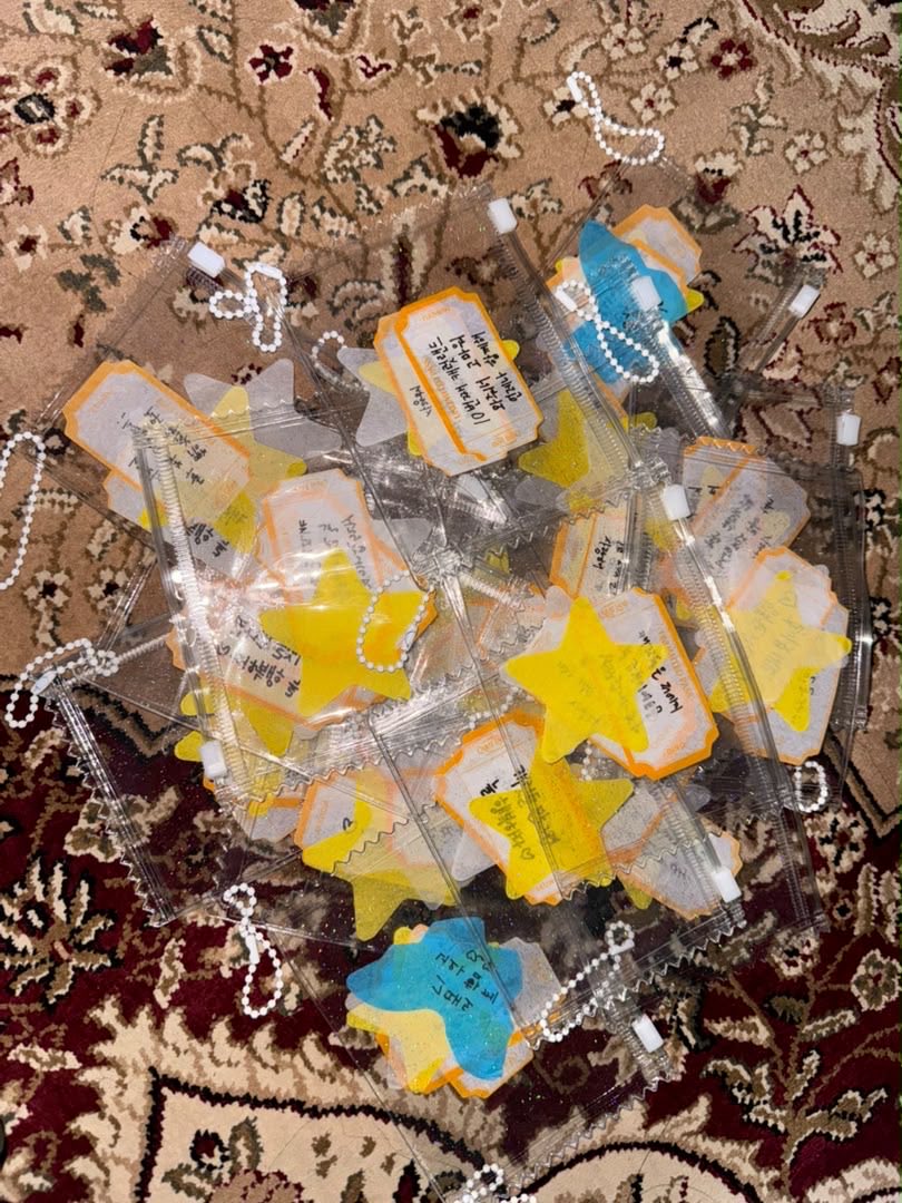 jeonverse17's tweet photo. ♡ SVT CARATLAND 𝑮𝒊𝒗𝒆𝒂𝒘𝒂𝒚 ♡

As it's still Wonwoo's bday month, I wanna share some happiness with 🇲🇾 CARATs! 🤍🩵🩷

🎁 44 Winners
• 3 random Caratland confetti + pouch + random SVT PC

💎 Must follow &amp; RT
💎Willing to pay local postage

📮WM  RM10 |EM  RM17
Goodluck!🩷 https://t.co/S3NehgpWi9
