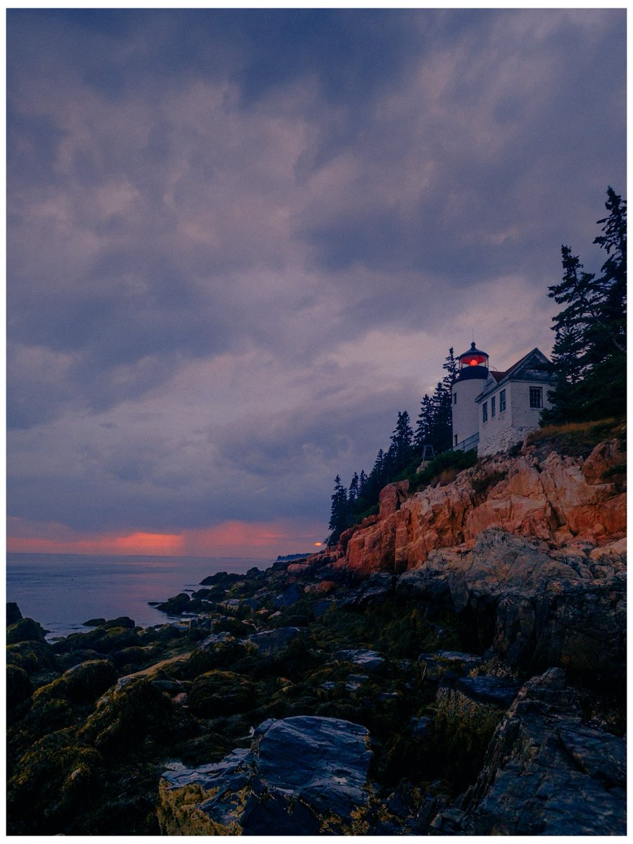 nev_in_color's tweet photo. Last light in Maine. https://t.co/Ke3IZRs5N7