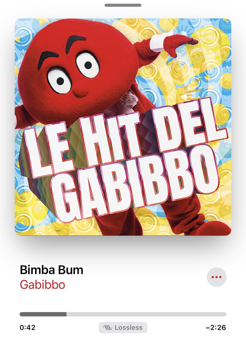 sergiomarcoc's tweet photo. Che paradosso.

Mentre in questi giorni si parla della chiusura(?) di Striscia la Notizia dopo 38 anni, sta andando virale su TikTok “Bimba Bum” del Gabibbo, storica sigla di Veline.

Un programma andato in onda appena 4 edizioni… eppure oggi sembra più vivo che mai sui social. https://t.co/9FlKwWdxpS