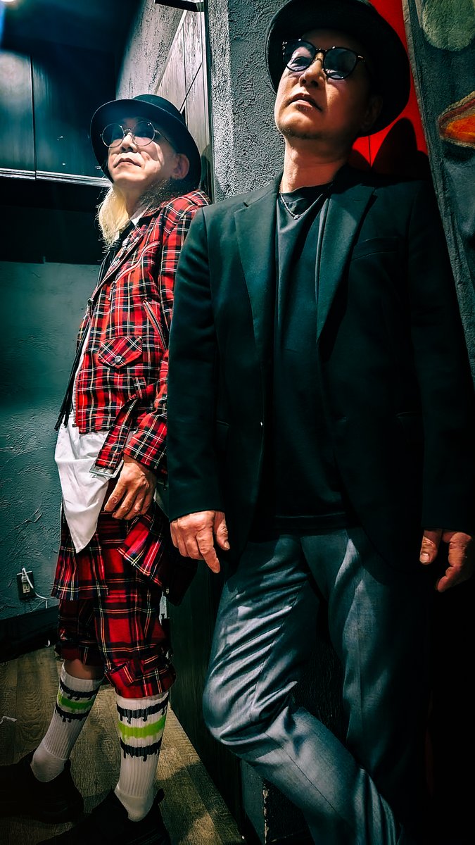 KIBA_Gargoyle's tweet photo. KIBA＆RYO 濱書房でした

2人のやってるGargoyle・test-No.・夷狄からそれぞれ2曲ずつ
どれも普段とは違うKIBA&amp;RYOな色になって興しろかったな～ https://t.co/wv8p3ZyrVW