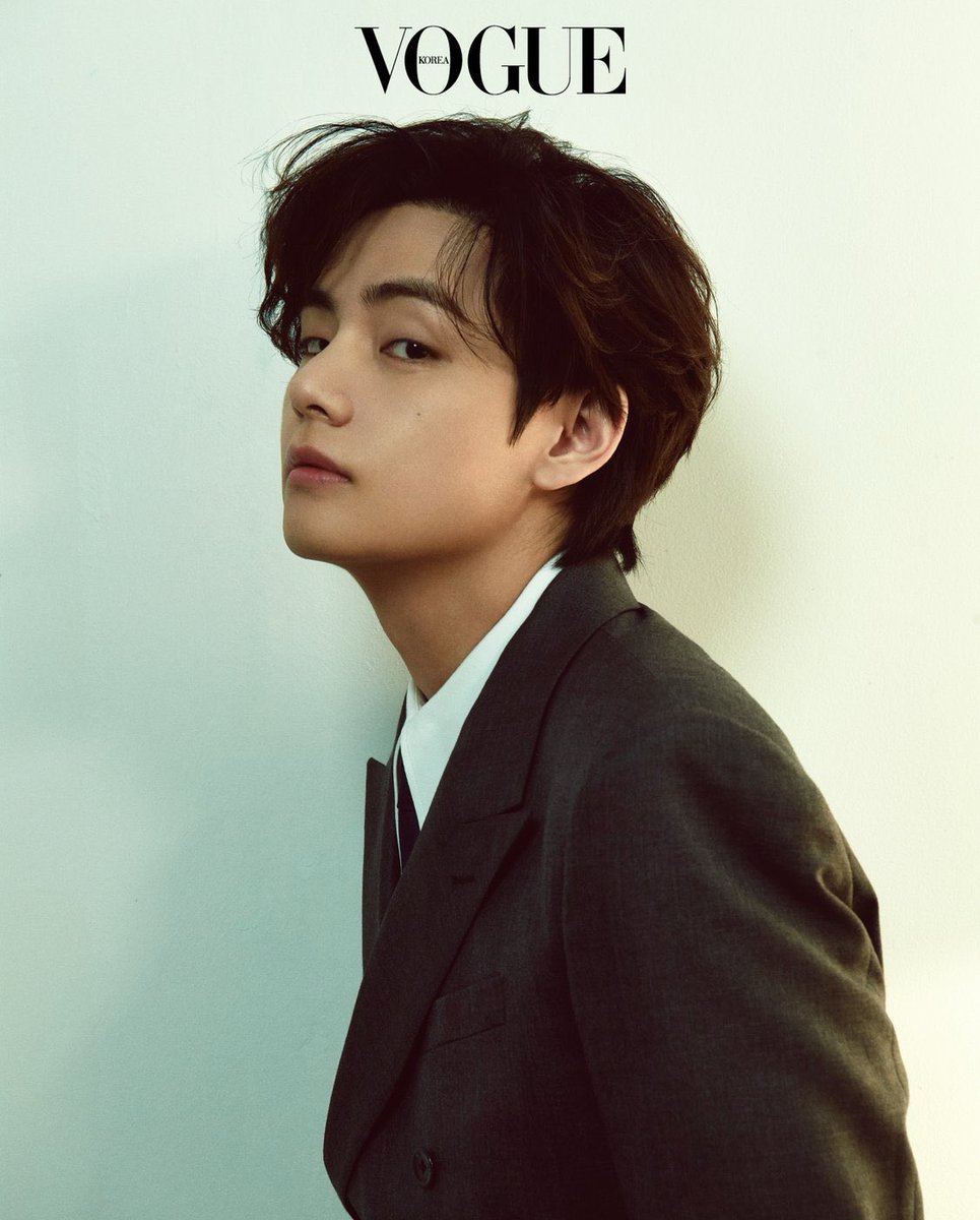 chartradar_'s tweet photo. Jungkook and V are the K-pop soloists with the most songs to surpass 400 million streams on Spotify. They each have six songs with over 400 million streams on the platform. https://t.co/7hl7Jdyx5S