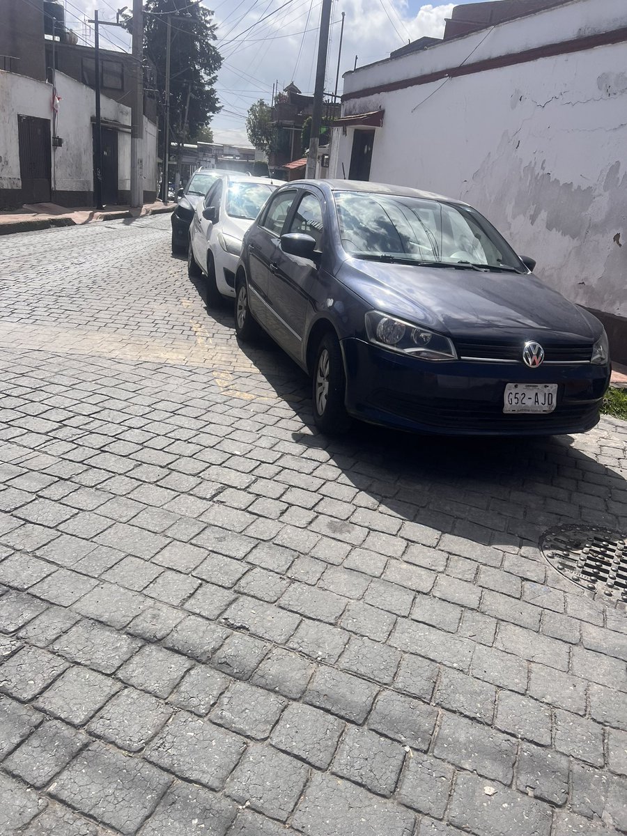 hern12529311's tweet photo. Buen día. Solicitamos apoyo de nuevo vehículos obstruyen zona de recolección en José Moreno Salido esq. Héroes, @ALaMagdalenaC El camión no puede operar y se retrasa el servicio.Favor sancionar, ya que no entienden gracias. @OVIALCDMX @UCS_GCDMX #TransitoGCDMX https://t.co/tZ8Ju2mFqM