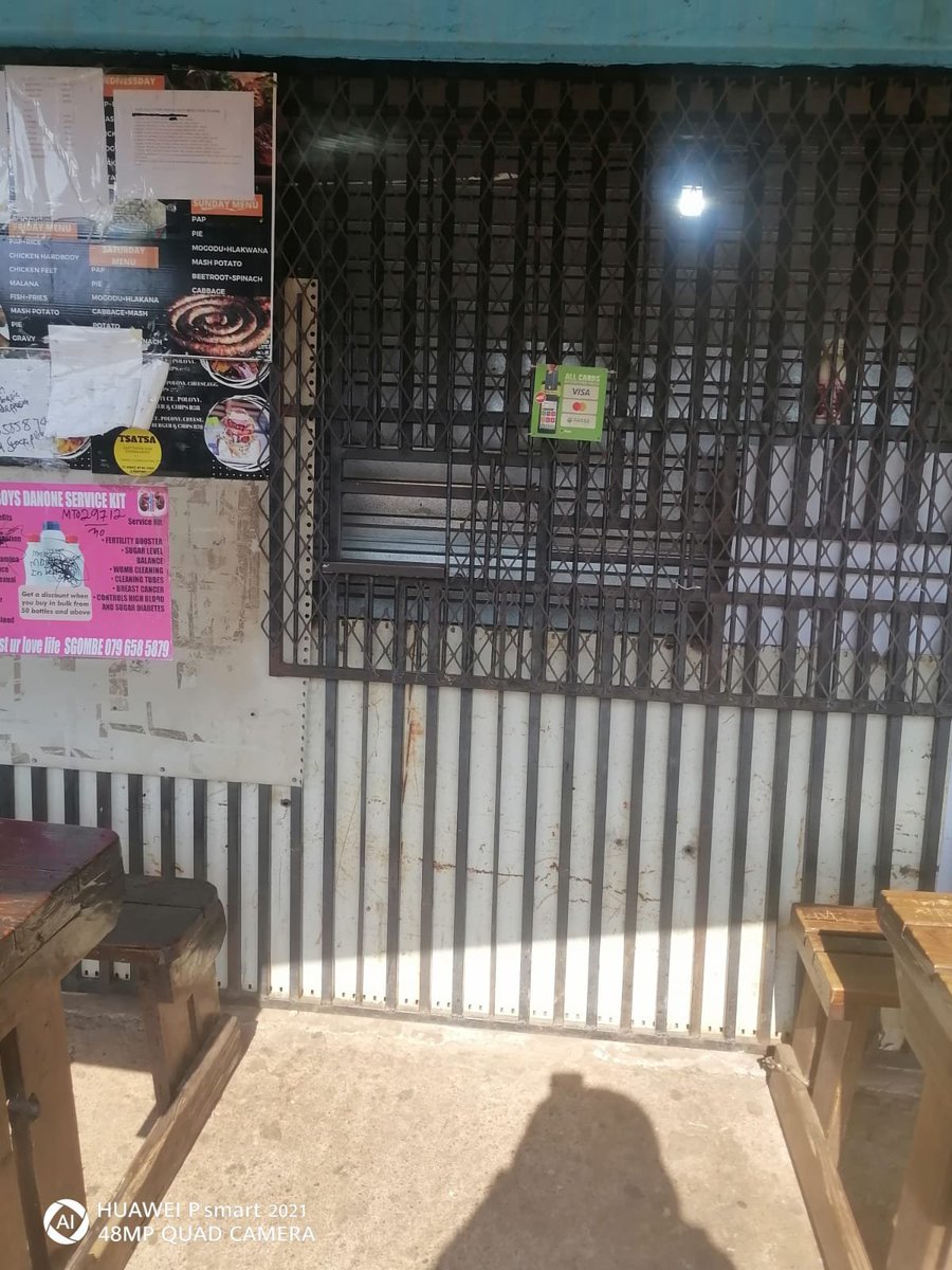 kgosigadiBee's tweet photo. SAns the power is still with us and our Rand. 2Spazashops run by foreigners in our community (Danville)have closed voluntarily because #BoycottSpazashop is in full force in F1 Mike Dutoit and F2 and F3 Ver Geet My nie street.
#Abahambe https://t.co/heogNzN4eL