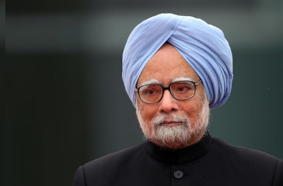 Sachingupta's tweet photo. सुप्रीम कोर्ट ने आज पूर्व PM मनमोहन सिंह के खिलाफ चल रहा कोयला घोटाले का केस बंद कर दिया। CBI ने 2014 में जो क्लोजर रिपोर्ट दी थी, उसे अब जाकर सुप्रीम कोर्ट ने मंजूरी दी है। कोर्ट ने कहा कि मनमोहन सिंह के खिलाफ करप्शन के कोई सबूत नहीं हैं। मनमोहन सिंह का 26 सितंबर 2024 को निधन हो चुका है।
