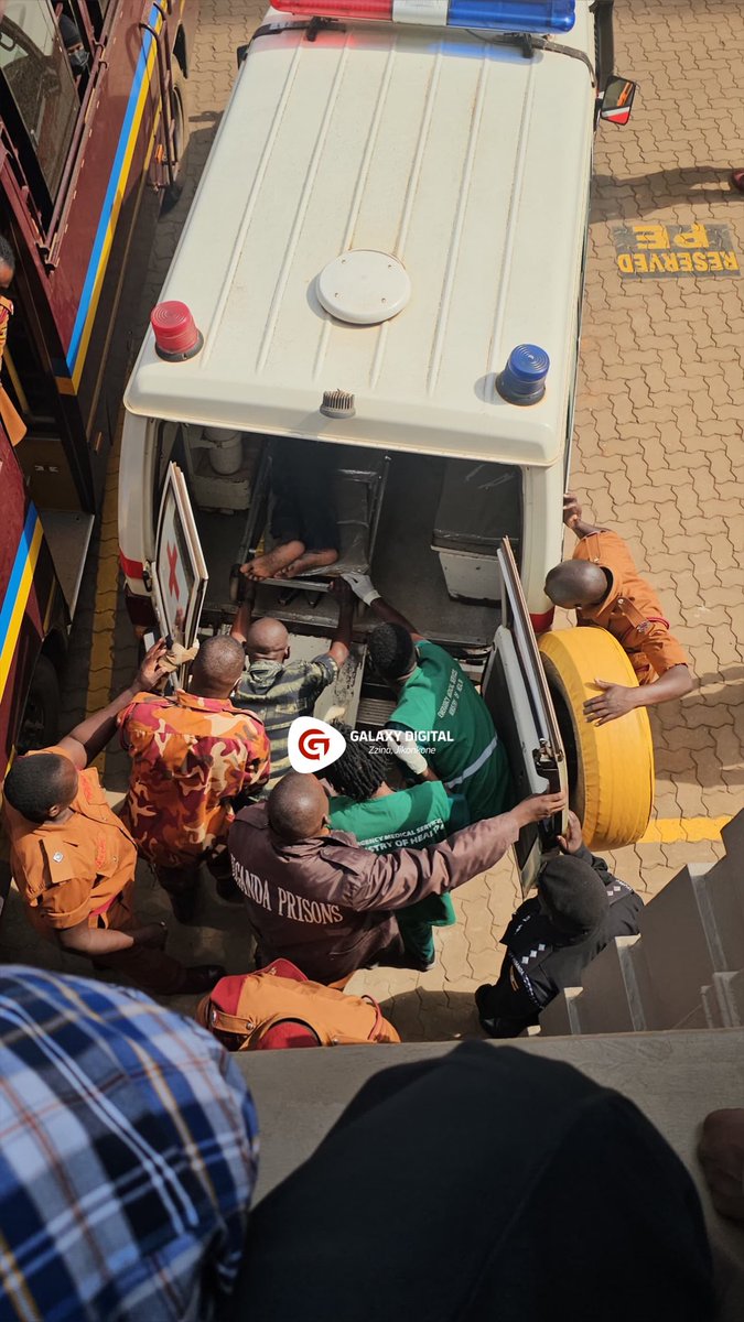 GalaxyFMUg's tweet photo. UPDATE: Rtd. Col. Kizza Besigye has been rushed to hospital after fainting in court. Proceedings have been suspended until further notice

#ZzinaUpdates https://t.co/uoKnw3JuqM