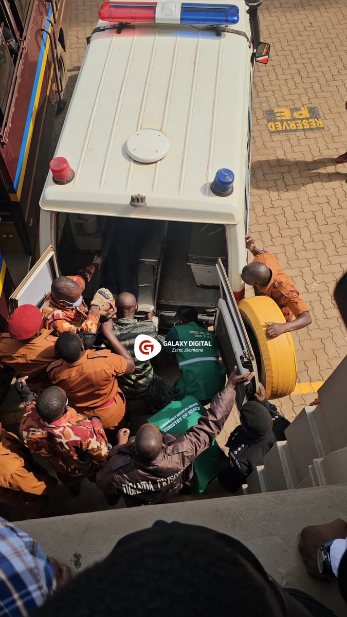 GalaxyFMUg's tweet photo. UPDATE: Rtd. Col. Kizza Besigye has been rushed to hospital after fainting in court. Proceedings have been suspended until further notice

#ZzinaUpdates https://t.co/uoKnw3JuqM