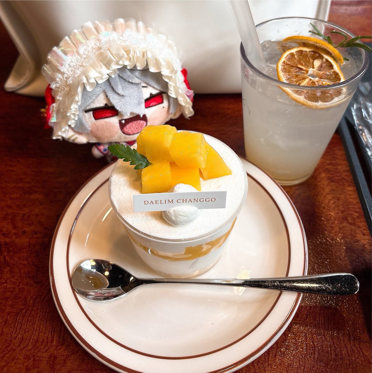 aaakinoui_'s tweet photo. 葛葉さんのアルバム発売日に日本に居られないのは誠に遺憾だったので連れてきました
in 🇰🇷
アルバム発売おめでとうございます✨️ https://t.co/MWZNcLOAq2
