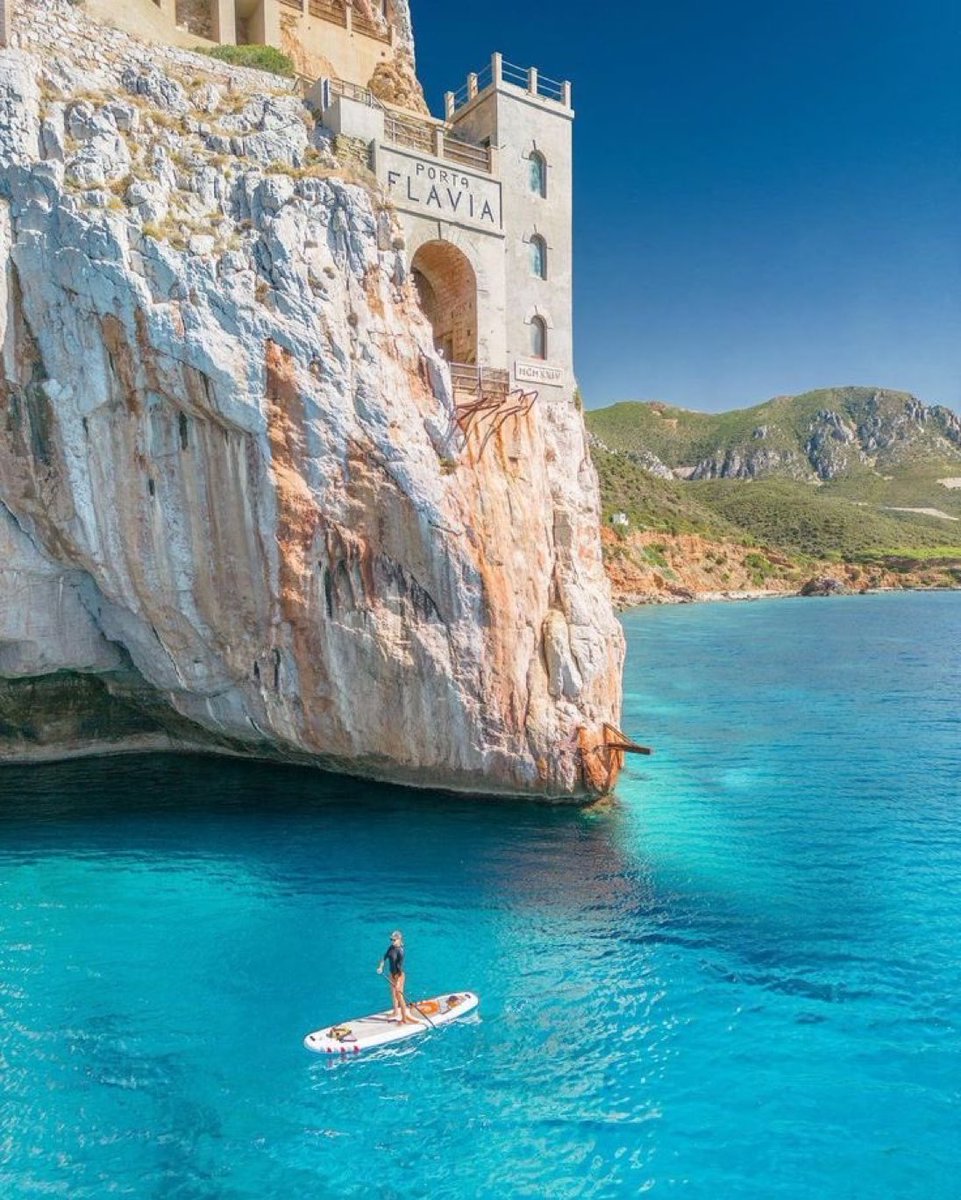 viewsoff's tweet photo. Italy https://t.co/7xVEiLJuqS