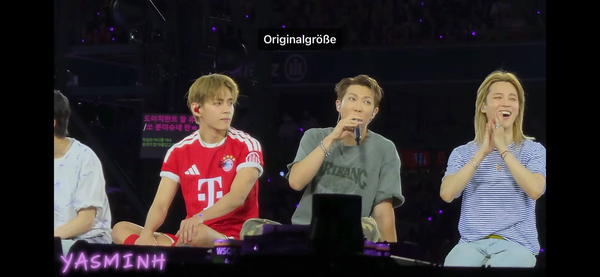 mhxbts's tweet photo. d2 where are they looking @ 😂 https://t.co/hvt9TbLf5Z