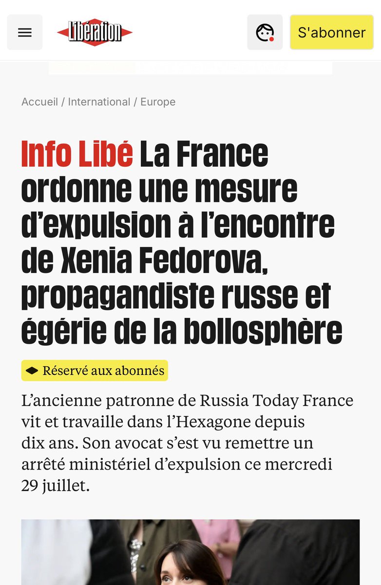 AllaPoedie's tweet photo. Voilà une bonne nouvelle :
L’agente du Kremlin Fedorova est enfin expulsée du monde libre et civilisé, dont elle n’est pas digne de profiter des avantages, dans sa dictature marécageuse moscovite d’où elle pourra toujours parler de la liberté d’expression…

Ce qui est intéressant maintenant, ce sont les pirouettes de Bolloré pour tenter de garder sa protégée sous le coude à Paris.
Intéressant, comment va-t-il procéder ?
Corruption ? Intimidation ? Menaces ? Cyberharcèlement ?

Ou peut être par solidarité Le milliardaire breton partira chez les barbares et prendra le passeport russe pour ne pas se séparer de son égérie? 

Observons attentivement 😉