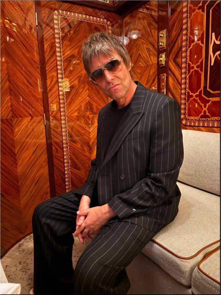 liamgfansclub's tweet photo. New photo of Liam Gallagher 

"Thanks to belmond vsoetrain and srmlondon It was a dream come true CHOO CHOO 🚂 LG x" https://t.co/kZANNoZOJz