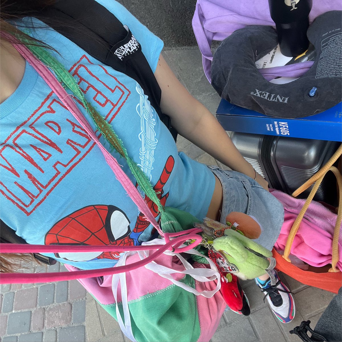 yaqrrqi's tweet photo. сьогодні встигла сходити на людину павука а тепер далека дорога🫩 https://t.co/1G9wrAXrdK