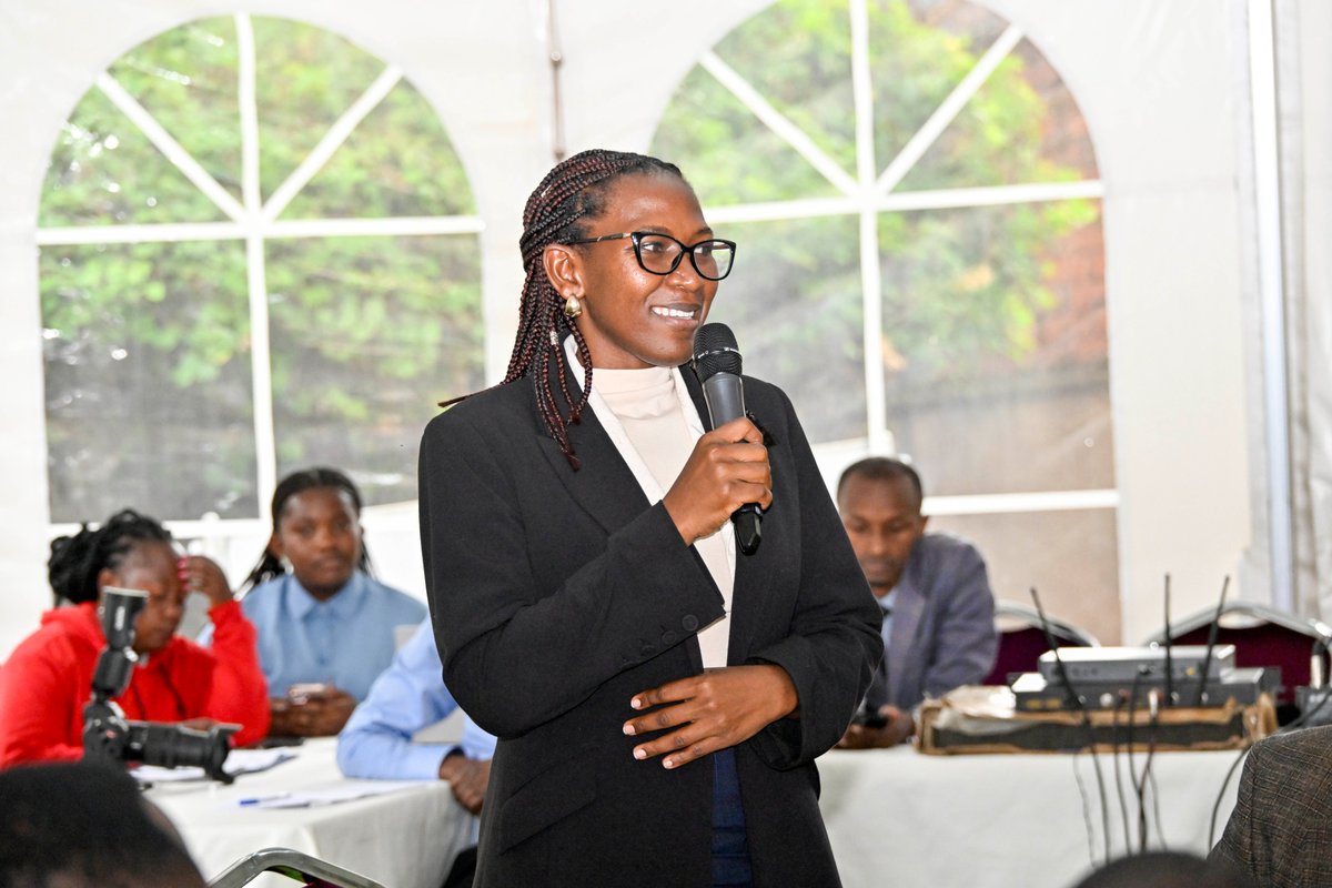 ShieldInvestors's tweet photo. With 42,000+ electric vehicles already on our roads, a 2,500-bus annual production capacity, 200+ public EV charging stations by 2030, and a bold vision to locally produce 100,000 EVs by 2040, Uganda is fast becoming a regional powerhouse for green transport and industrial innovation.

Speaking at the engagement, Ms. Thatcher M. Nakimuli, Principal Program Officer, @STIsecretariat , highlighted how the National E-Mobility Strategy is driving local manufacturing, skills development, battery assembly, infrastructure expansion, and sustainable investment opportunities.

#EmpoweringInvestors