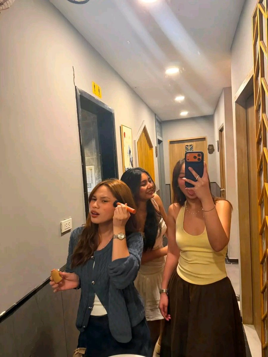 prinleylaofc's tweet photo. 𝐎𝐔𝐑 𝐏𝐀𝐋 𝐎𝐍 𝐋𝐄𝐋𝐋𝐀'𝐒 𝐈𝐆 & 𝐅𝐁 𝐏𝐎𝐒𝐓
Our PAL is on Lella's Instagram & Facebook post!
Don't forget to LIKE • COMMENT • SHARE and let PAL know how much we missed them!
𝐄𝐍𝐆𝐀𝐆𝐄 𝐇𝐄𝐑𝐄:
🔗 https://t.co/diNIYIOmUI
https://t.co/9PeRwafFcy
#PrinLeyLa https://t.co/m1NXgJbwq5