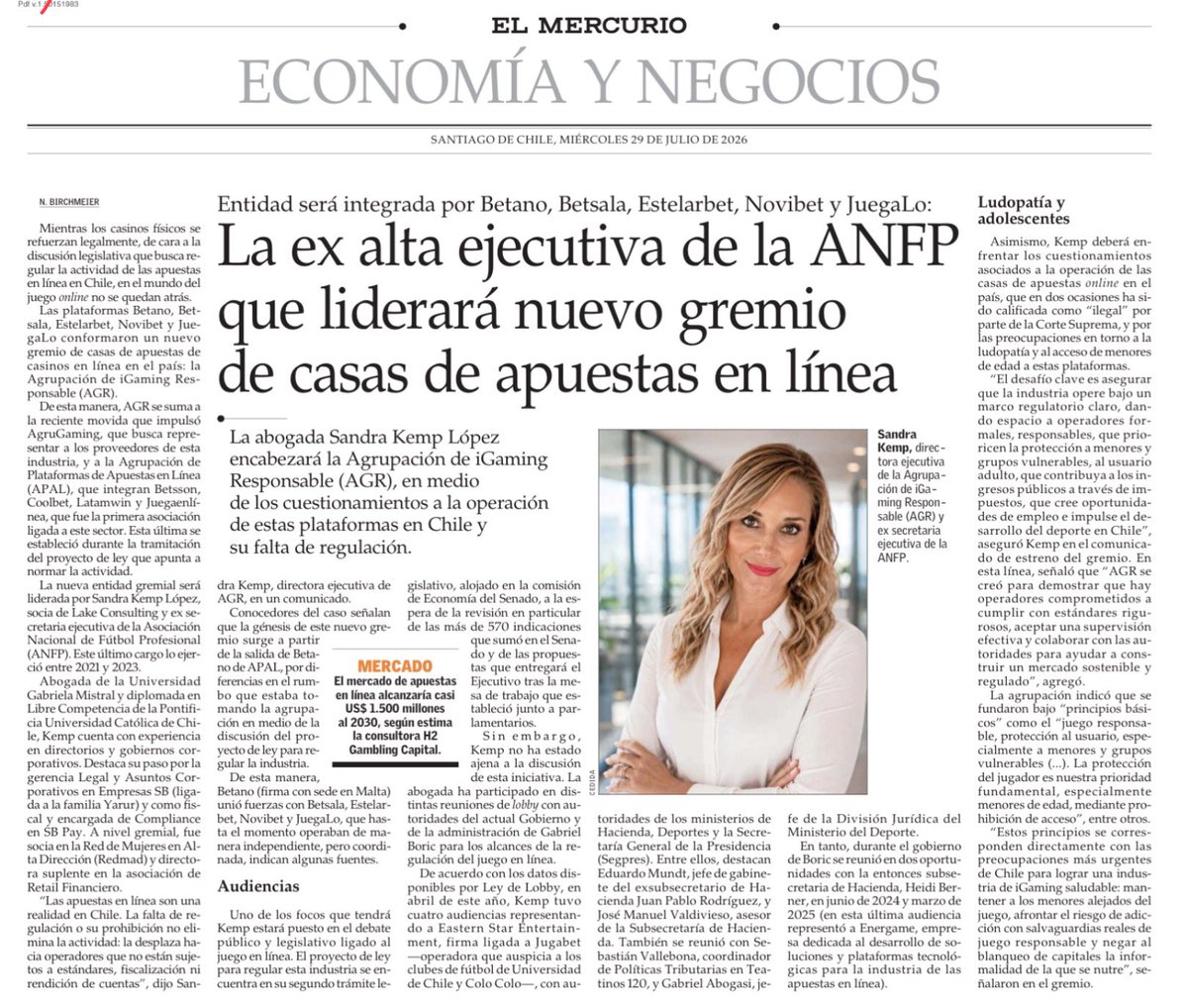 cleovar's tweet photo. El Mercurio/De no creerlo! Aunque desde hace mucho tiempo se ha escuchado y algunas veces comprobado, que hay seres corruptos en ciertas organizaciones deportivas, hoy nos encontramos con estos titulares que apuntan a legalizar un verdadero atentado a la salud mental y de niños, adolescentes y jóvenes de Chile y su futuro moral y económico. Casas de apuestas en línea, malignamente entrelazadas con el fútbol; hasta no hace mucho un sano deporte popular, ahora convertido en industria del vicio y ruina de los incautos y atrofia de los más jóvenes. A quién culparemos entonces?