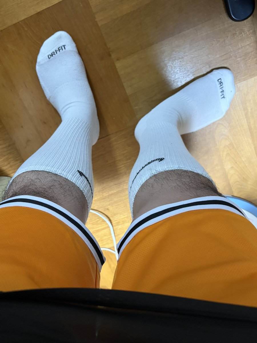 socksgamer's tweet photo. 食べたいもの全部我慢してるのに
体重が落ちなくて鬱 https://t.co/ItJERH5wBb