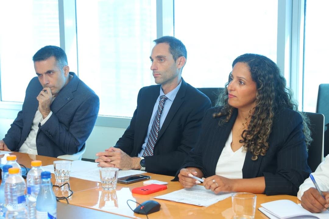 RDC_Minafet's tweet photo. 🇨🇩 🇮🇱 | Ce mardi 28 juillet 2026, à Tel-Aviv, S.E. Mme Thérèse Kayikwamba Wagner (@RDCongoMAE), Ministre d’État, Ministre des Affaires étrangères, a visité l’Israeli Space Agency (@ILSpaceAgency) afin d’explorer les perspectives de coopération entre la République démocratique du Congo et l’État d’Israël dans les domaines de l’éducation scientifique, de la formation et de l’innovation.

Les échanges ont notamment porté sur les programmes She Space et Ramon Olympics, deux initiatives phares de l’ISA qui visent à susciter l’intérêt des jeunes pour les sciences, les technologies et l’innovation, tout en encourageant une plus grande participation des jeunes filles aux filières scientifiques.

Cette rencontre témoigne de la volonté de la République démocratique du Congo de s’inspirer des meilleures pratiques internationales pour promouvoir la culture scientifique, renforcer les capacités de sa jeunesse et développer des partenariats en faveur de l’éducation, de la recherche et de l’innovation.

Investir dans la science et la formation de la jeunesse, c’est investir dans l’avenir de la République démocratique du Congo.

@Presidence_RDC 
@PrimatureRDC 
@Com_mediasRDC