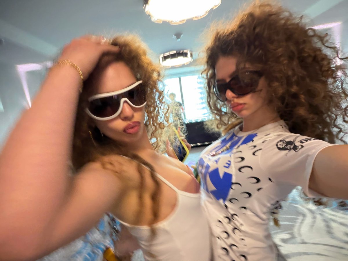 Kalogeras_fan's tweet photo. Demitra Kalogeras and Eliana Kalogeras https://t.co/pYNZcJcKUv