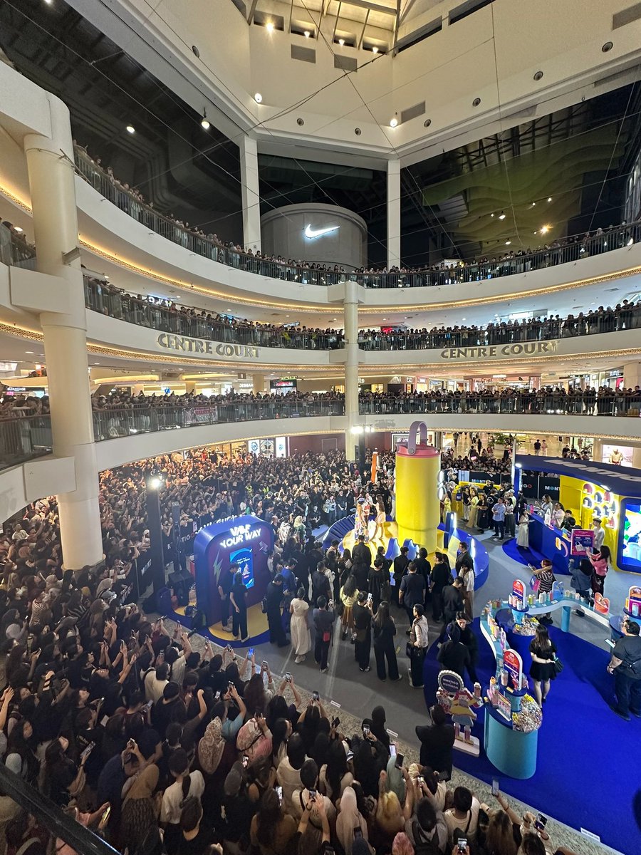 LingOrmCH3's tweet photo. Big Thank 🙏🏻

Cr : @.kornnminator
ORM DRINK YOUR WAY MONTIGO #OrmXMontigoMalaysia #OrmKornnaphat #ออมกรณ์นภัส https://t.co/a8DZyOA4eI
