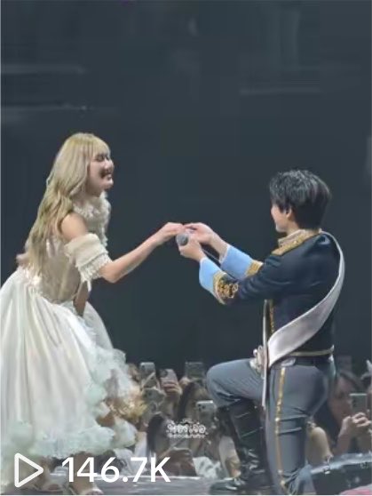 moodyfenrir's tweet photo. แล้วคลิปเต้นกับสาวดันทะลุแสนวิว พี่เจ้าชายของแม่เป็นขี้ปากชาวบ้านอีกแล้ว ทั้งสาวผมดำสาวผมทอง เอนดู้วววว 🤲🏻😆

#NEXnattakit https://t.co/zCAEApMUQG