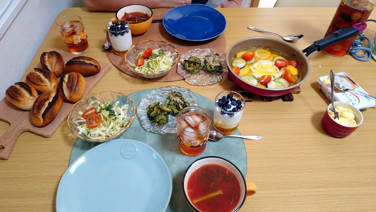 aym874's tweet photo. 2026/07/29
🍴🌞
旦那がゆったりdayだっから、遅めのお昼。
実家からもらってきたチーズをまるっと使ってパンにつけて食べてみた。美味しかった🤤

🐑🌙
連日ゴーヤ食べてる
今日のゴーヤはきんぴら風とマヨ和え

ゴーヤほんと美味しい😍 https://t.co/DZdThYWtpn