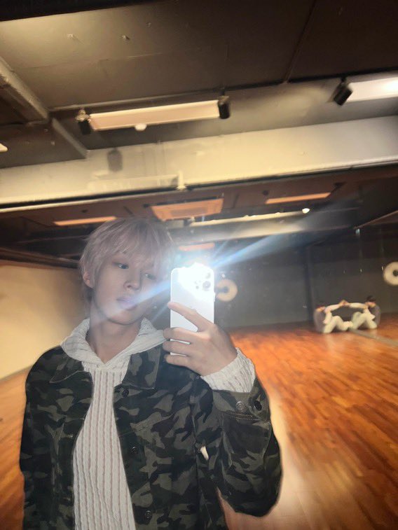 oderplh's tweet photo. 재..핑머 ….재핑..머 ……큼.. https://t.co/auFUwYXZks