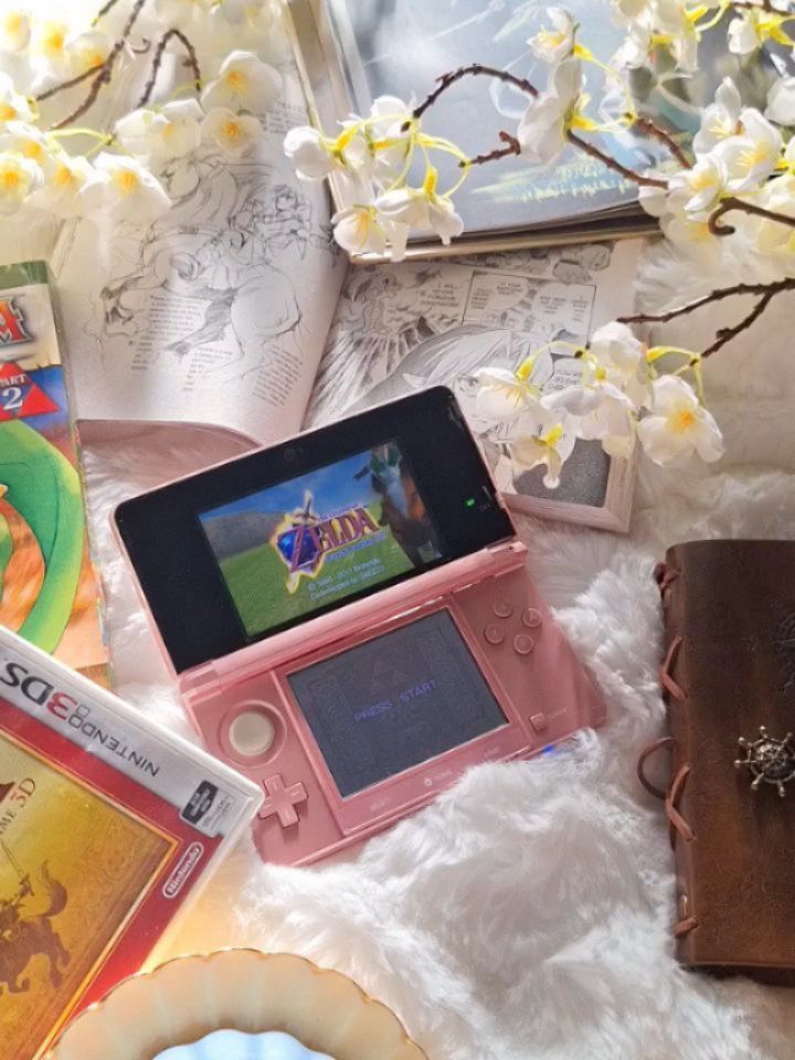emseyjay's tweet photo. It's TIME! ⏳✨

How are we all feeling about the announcement of a new improved version of the classic Ocarina of Time?! 😍

When I first heard the announcement I could not contain my excitement!… https://t.co/Qd5wIdAUGI