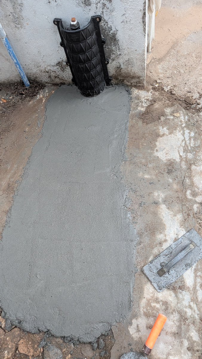 KavinP155's tweet photo. @CbeCorp The Onix Enclave PNG contractor is doing very good. First time witnessing a contractor bearing damaged caused by them and refixing it pipelines and flooring especially road. I appreciate Mr. Anil Kumar sir and his team for this great work and responsibility
@IndianOilcl https://t.co/tTMsza4TYP