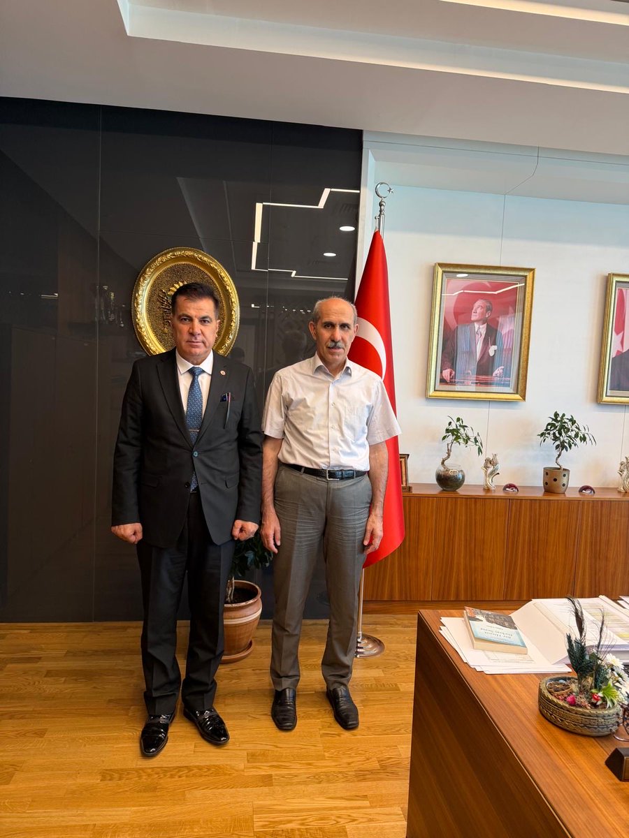 Canbeybaskan's tweet photo. Çam ve Sakura Şehir Hastanesi Genel Koordinatör Sayın Prof. Dr. Özgür Yiğit  ziyaret ettik.
Nazik ev sahipliği ve misafirperverlikleri için kendilerine teşekkür ediyor, görevlerinde başarılar diliyoruz. https://t.co/1M0DDOjygM