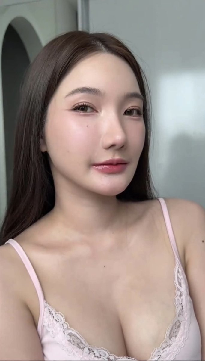 Velvetsin33's tweet photo. ครีมโคตรแซ่บโคตรเบิ้มมม https://t.co/1qggw2VrHU