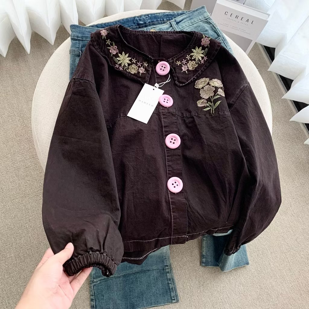 fillwithbliss's tweet photo. JACKPOT INI NAMANYA JACKPOT!! 
Aku nemu jaket bordir yang kece banget... 
Tapi stoknya tinggal 2??? Plisss 
Cepet" an nih?? Mana oren lagi ada voucher lumayann
https://t.co/h7pHXFHNxw https://t.co/uONPBnjisI