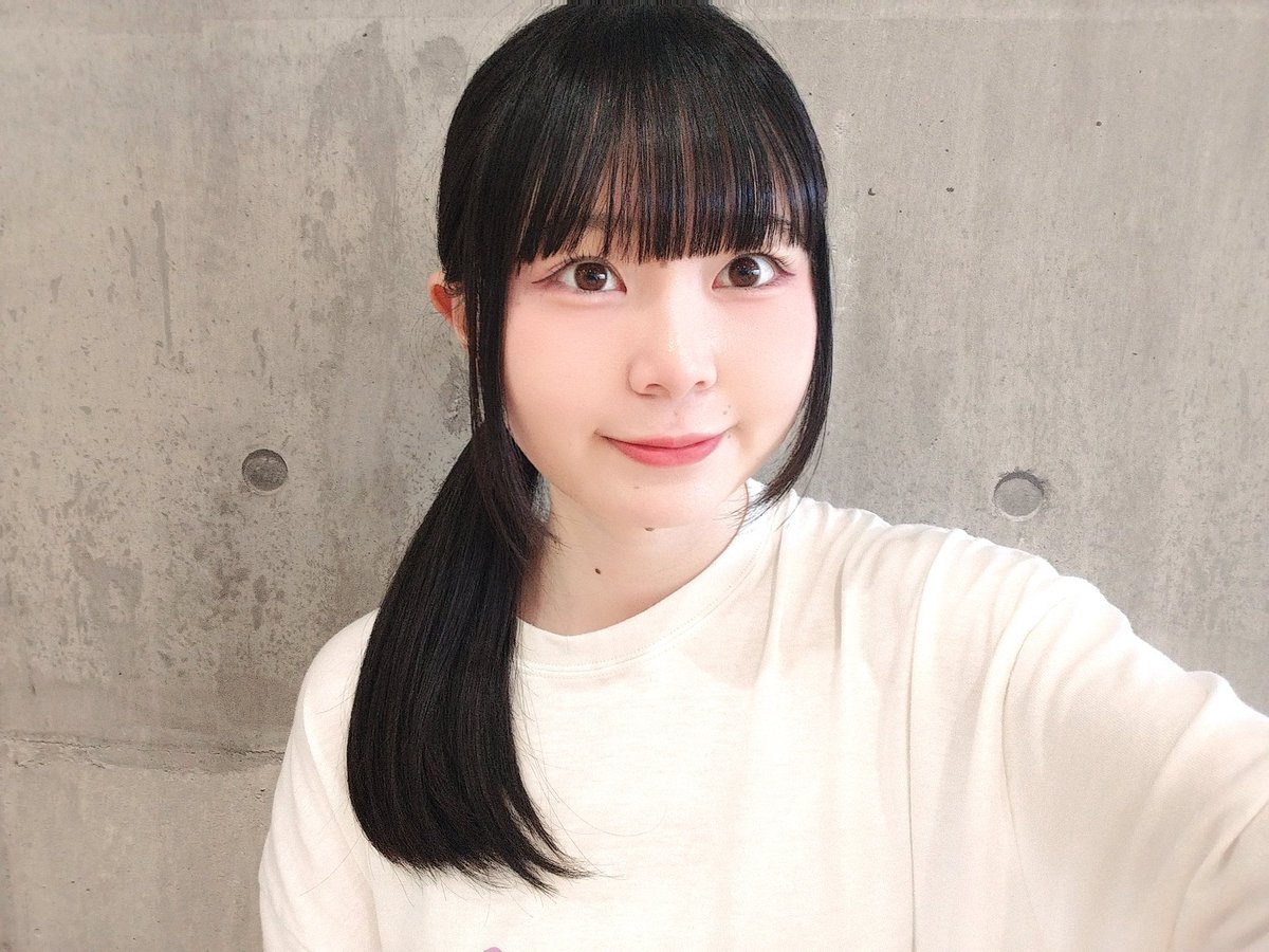 sakura_17diary's tweet photo. 今日のさくらさん🌸

髪伸びるの激速なんだけど( ¯ᵕ¯; )

ずっとボブにしたいなぁとか思ってるけど、
ボブにしてもあっという間に伸びちゃいそう😹

そもそもボブ似合うかな💭
みんなどう思う〜？

水曜日お疲れ様でした🫶🏻
おやすみ🩷 https://t.co/Sk25jqpK3l
