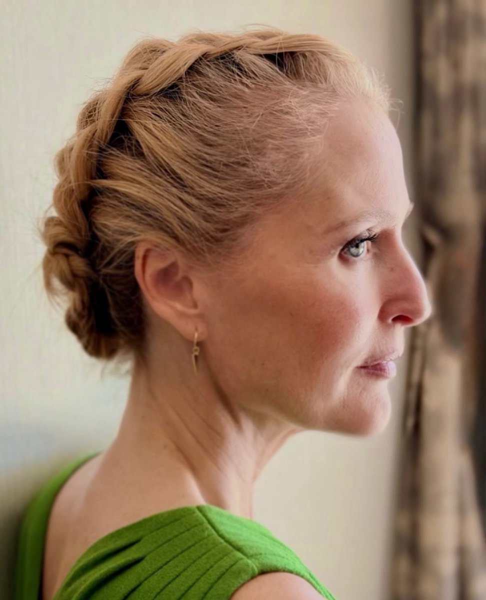 venusafeather's tweet photo. I'm a whore for this hair and her nose. https://t.co/c8vh0HTOTw