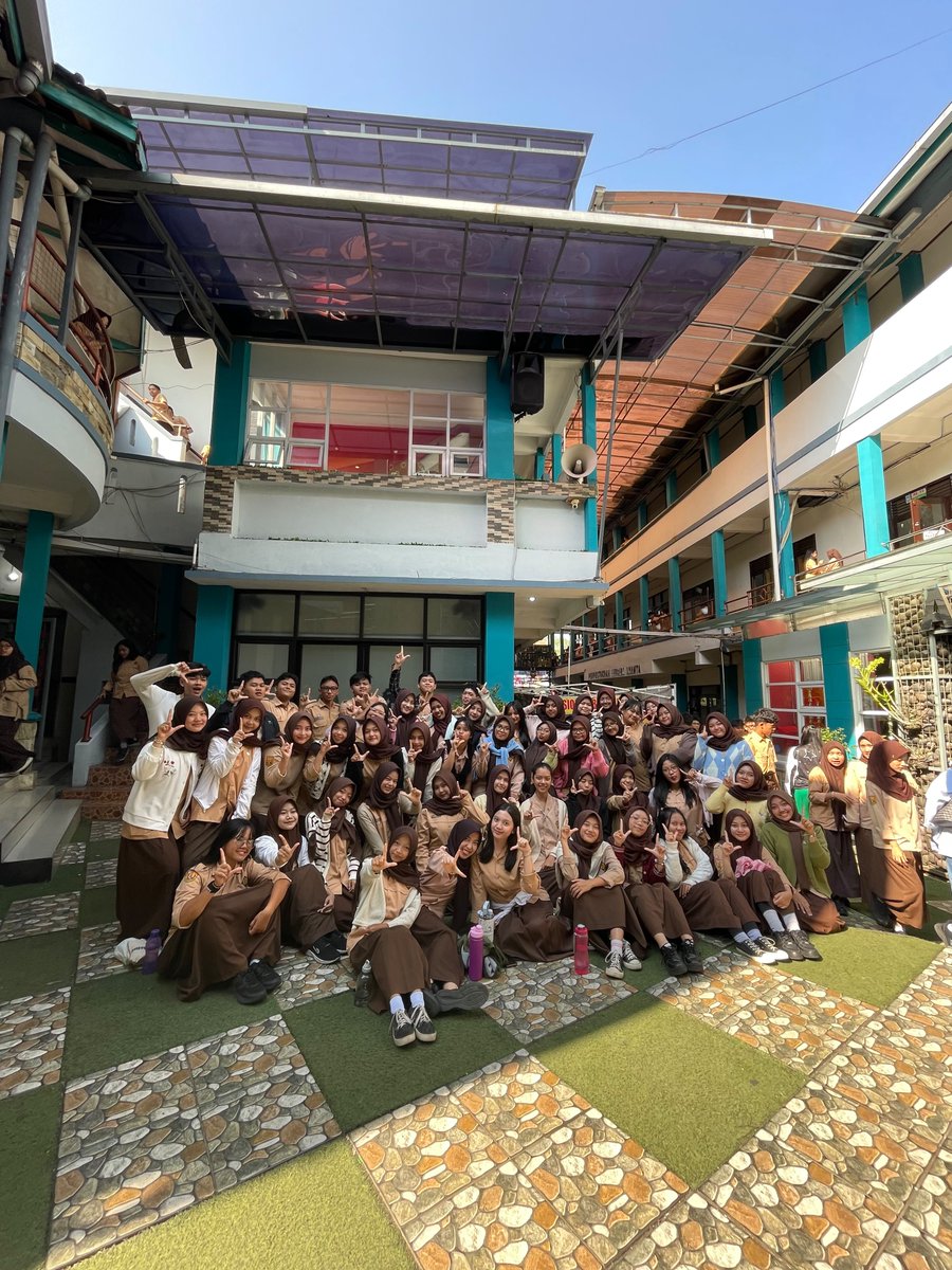 sitoruzzone's tweet photo. MY LOVEEEE pls mau masa sma nya lebih lamaaa😢gamau tka, gamau cepet lulus, gamau snbp, gamau snbt😭 https://t.co/CsnNQIcIhZ