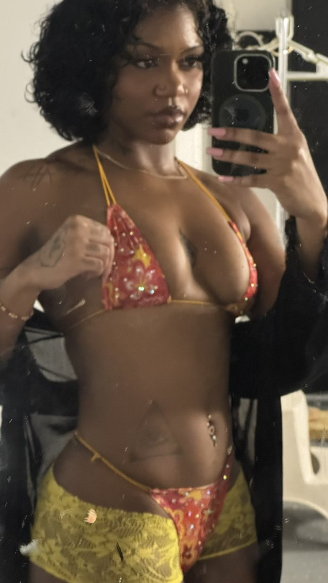 2xMvrrii's tweet photo. Dirty mirror pic🍊 https://t.co/ufinJ5fNDR
