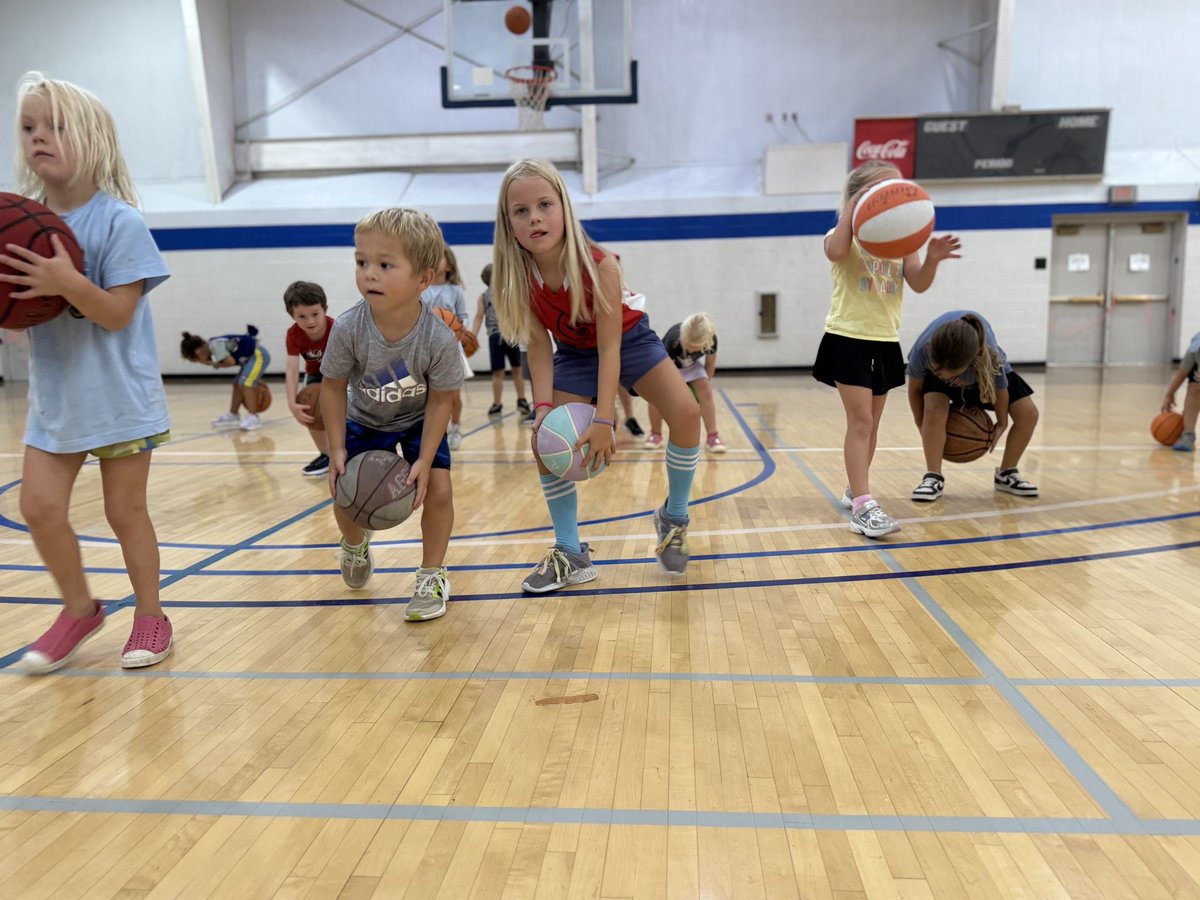 ScotsMBB's tweet photo. 📸 📸 📸

We had a great turnout for our Free Community Camp this week- Thank you Lookout Mountain for letting us serve your kids!

#GoScots 🏴󠁧󠁢󠁳󠁣󠁴󠁿 https://t.co/TVpEXIlAKe