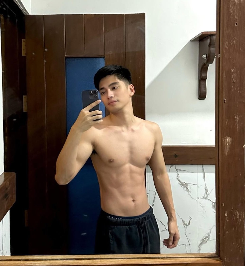 reijlei's tweet photo. Stay di jogja ya 

#jogja #pijatjogja #gayjogja https://t.co/yEt1yVkVdI