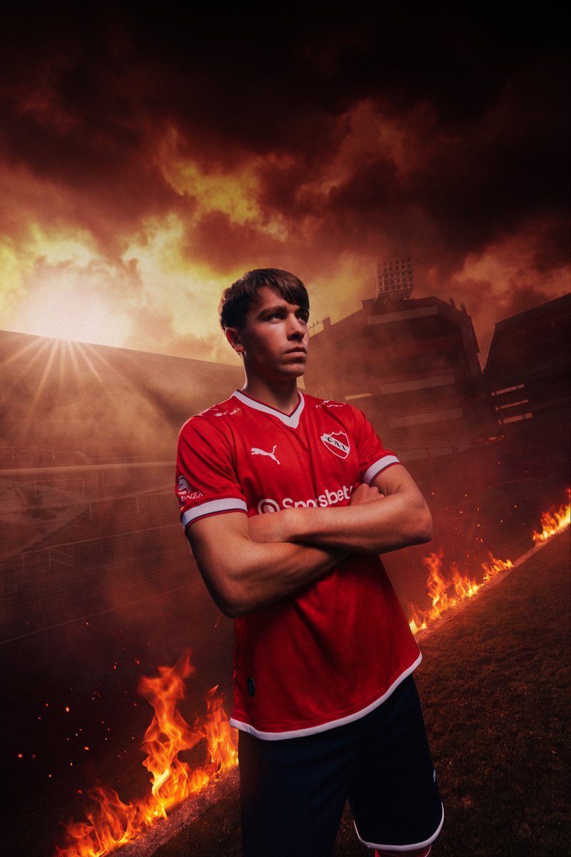 PUMAArgentina's tweet photo. Para que cuando la vistan, recuerden de dónde vienen.​
​
La camiseta titular de Independiente 2026 ya está disponible en https://t.co/AmwmrgyVH7, PUMA stores e Independiente Store.​
​
#TodoRojo 🔴 https://t.co/IHivjjp8wW