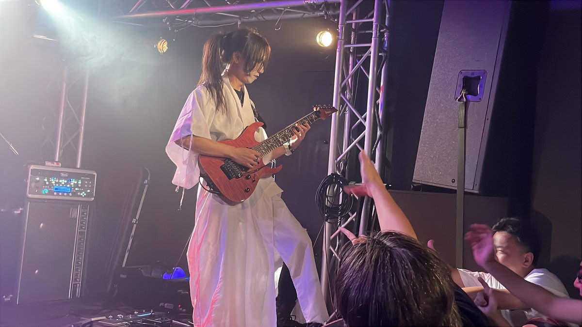 ojinzin0625's tweet photo. 今回楽器隊の変顔多すぎて
ガチおもろかったwwww
からの大好き神バンドソロ
始まって大歓喜🫶🏻🫶🏻
このギャップが
たまりませんよねわかります
致死量のファンサでしにました😇😇
 #けいさんは今日も美しいきっと明日も美しいゾ  #なぜかけいさんだけタグ付けできない #GODMETALは最高です #BABYMETAL https://t.co/GuotBFn37a