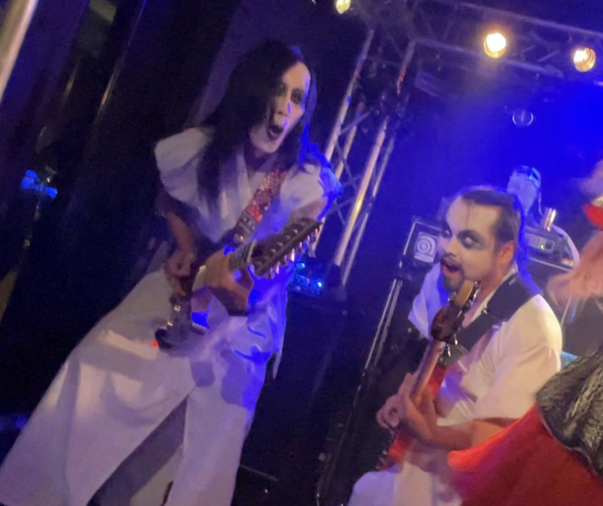 ojinzin0625's tweet photo. 今回楽器隊の変顔多すぎて
ガチおもろかったwwww
からの大好き神バンドソロ
始まって大歓喜🫶🏻🫶🏻
このギャップが
たまりませんよねわかります
致死量のファンサでしにました😇😇
 #けいさんは今日も美しいきっと明日も美しいゾ  #なぜかけいさんだけタグ付けできない #GODMETALは最高です #BABYMETAL https://t.co/GuotBFn37a