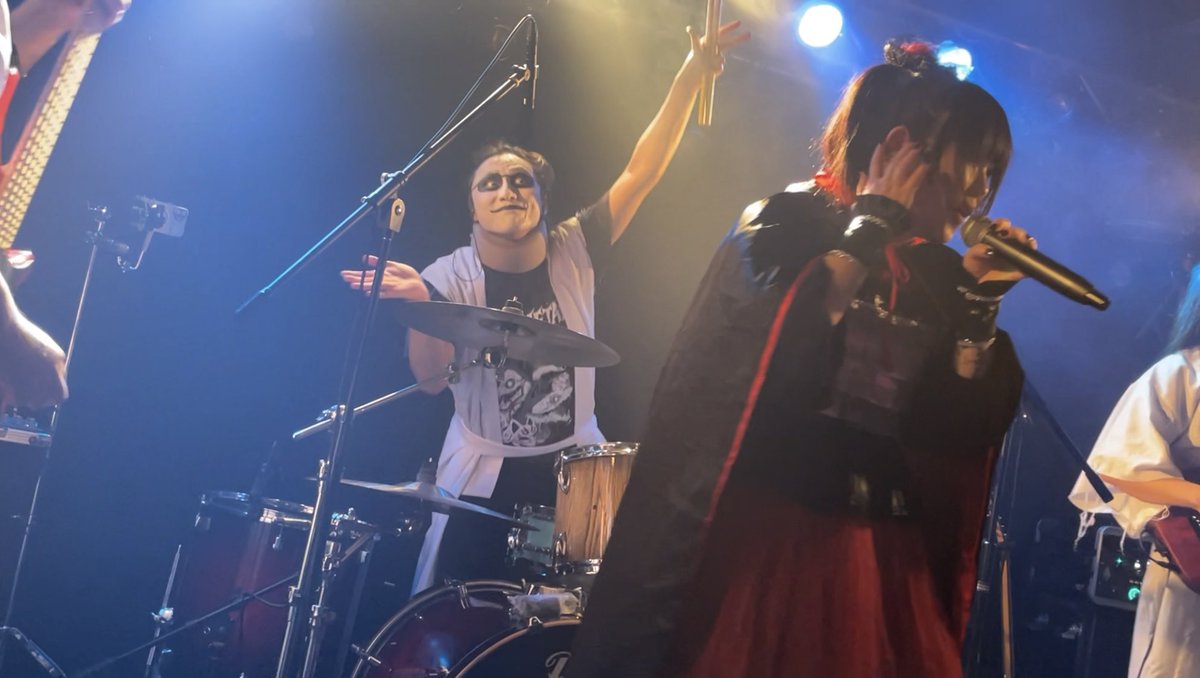 ojinzin0625's tweet photo. 今回楽器隊の変顔多すぎて
ガチおもろかったwwww
からの大好き神バンドソロ
始まって大歓喜🫶🏻🫶🏻
このギャップが
たまりませんよねわかります
致死量のファンサでしにました😇😇
 #けいさんは今日も美しいきっと明日も美しいゾ  #なぜかけいさんだけタグ付けできない #GODMETALは最高です #BABYMETAL https://t.co/GuotBFn37a