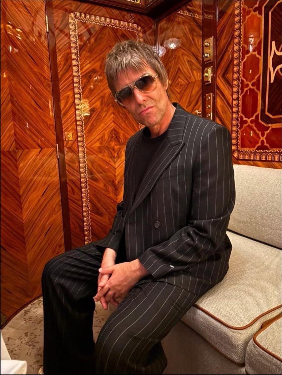 fuzzyrkid's tweet photo. THIS MAN AGED LIKE FINE WINE https://t.co/OazS2Q2PXk