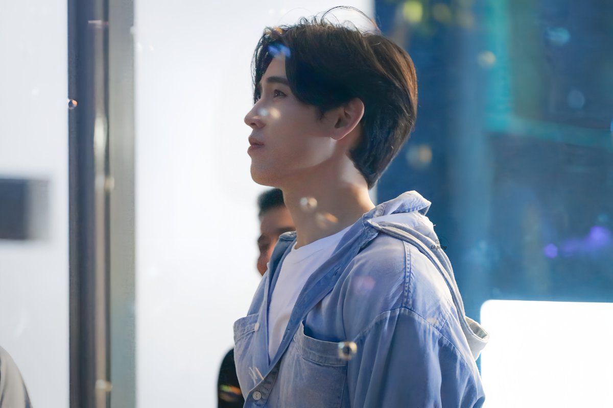 lk_piing's tweet photo. ถึงภาพจะเบลอ แสงจะมืด แต่นิววี่ก็ยังสวยเสมอ🫠🥰

TAYNEW POLCASAN FAMSIGN
#งานมหกรรมนิยายนานาชาติ2026xTayNew
#Newwiee https://t.co/3AG330RH69