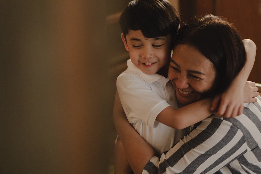 denielemein's tweet photo. MAG-IINA (THE MOTHERING) (dir. Giancarlo Abrahan and Guelan Varela-Luarca
• horror | 1 hr 45 min
• near the 40th day of her estranged father’s death, a woman returns to her family’s ancestral home where three generations of women are bound together by grief, madness, and evil thicker than blood.
• janine gutierrez, lucas andalio, cherry pie picache, agot isidro