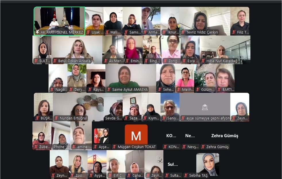 AKKADINGM's tweet photo. 📍AK Parti Genel Merkez

Başkanımız Sayın @tugbaisikercan, 81 İl Kadın Kolları Dış İlişkiler Başkanlarımızla istişare ve değerlendirme toplantısı gerçekleştirdi.

Toplantıda, uluslararası alanda yürütülen kadın çalışmalarına ilişkin faaliyetlerin daha etkin yürütülmesine yönelik değerlendirmeler ve fikir alışverişinde bulunuldu.