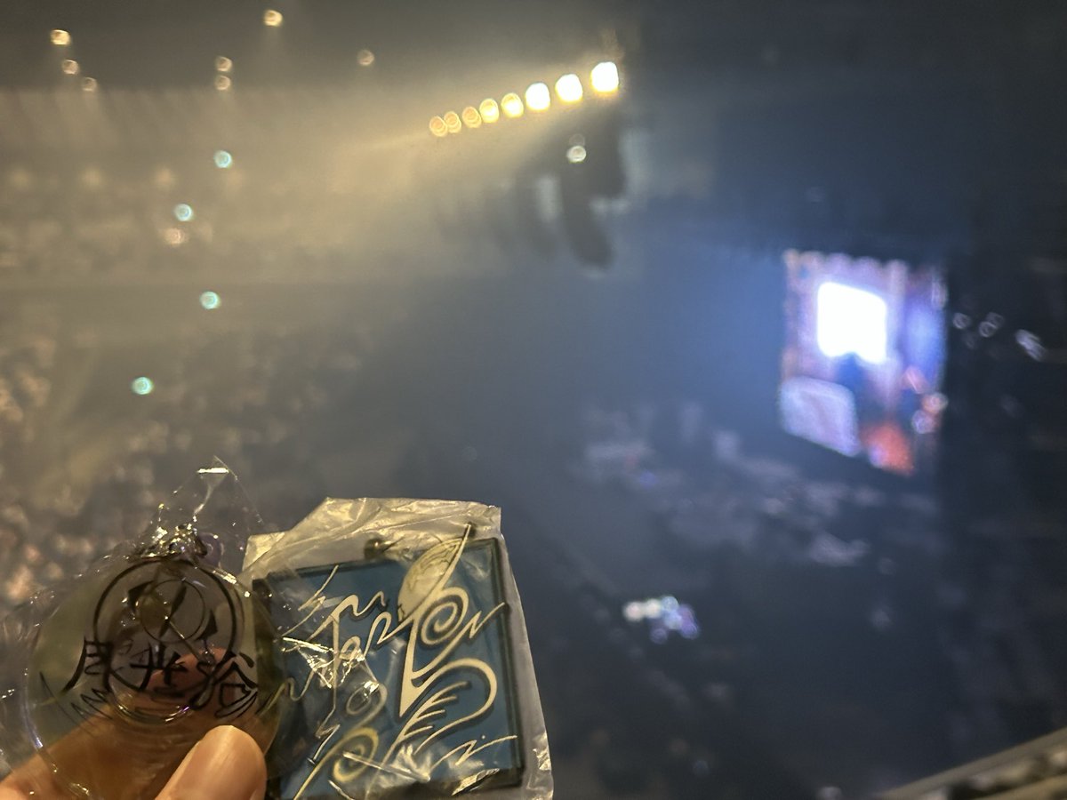 aonovoc's tweet photo. ほんとに良かった
ラスト2曲痺れたなあ...自分の好きな曲を好きな人が目の前で演奏してくださる幸せ、、本当に感謝、幸せを浴びてきました
あとsuisさんのお衣装が綺麗&amp;ぴょんぴょんしてて可愛かった
席もほんと良くて、ラストの退場シーンも見れてラッキーでした
そして月光浴ゲット嬉しすぎる！！ https://t.co/TvBWmt8gO2
